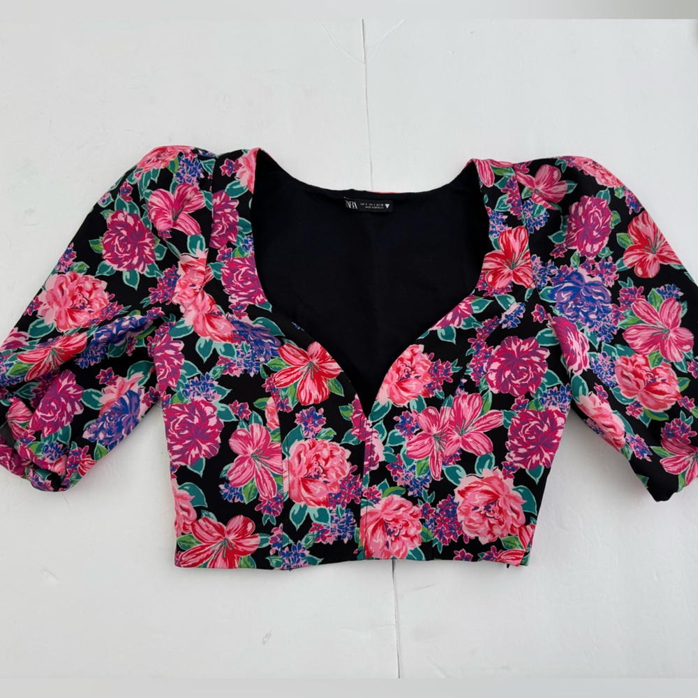 Zara Tops Zara Floral Print Puff Sleeve Crop Top Sweetheart neckline